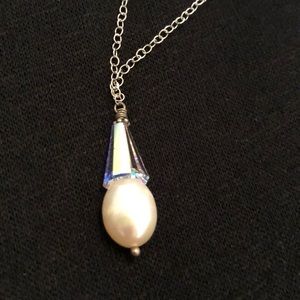 ⭐️ 2 for $10 ⭐️ BUNDLE AND SAVE! Pearl and Crystal Necklace